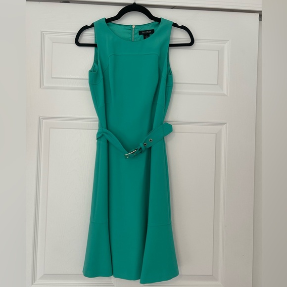 White House Black Market Green Crew Neck Sheath Dress - Picture 1 of 3